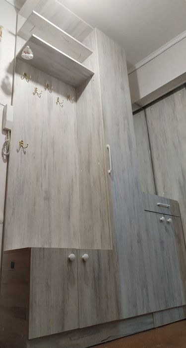 Шифонер +прихожая