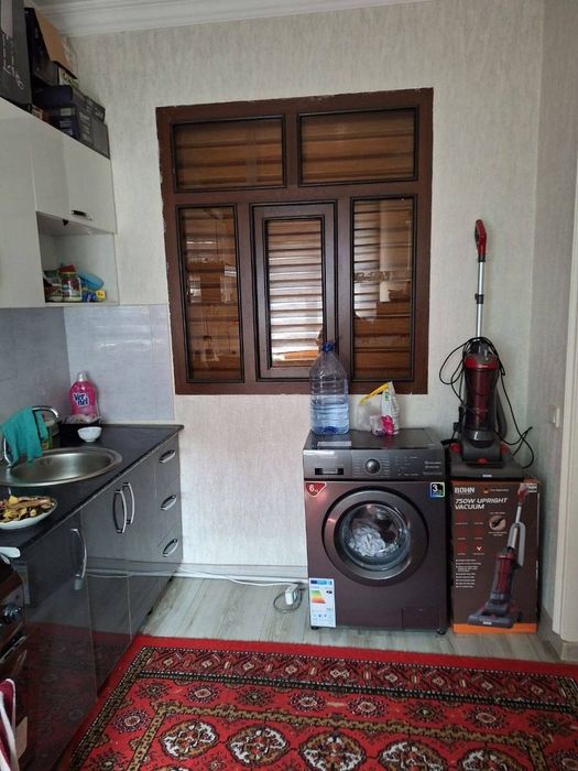 Срочно продаётся 2 ком Дубовая мороженое