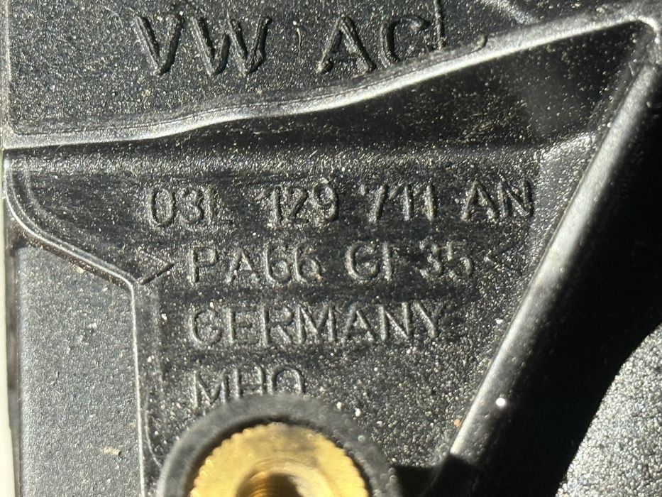 Vand galerie admisie pt motoarele de 2.0 tdi Audi/VW OEM