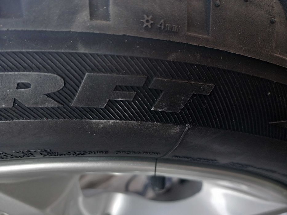 225/50 R17 Bridgestone