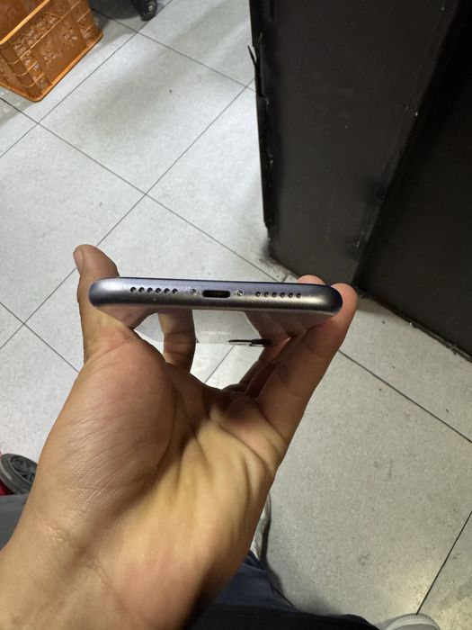 Iphone 11 LLa. 92 yomks