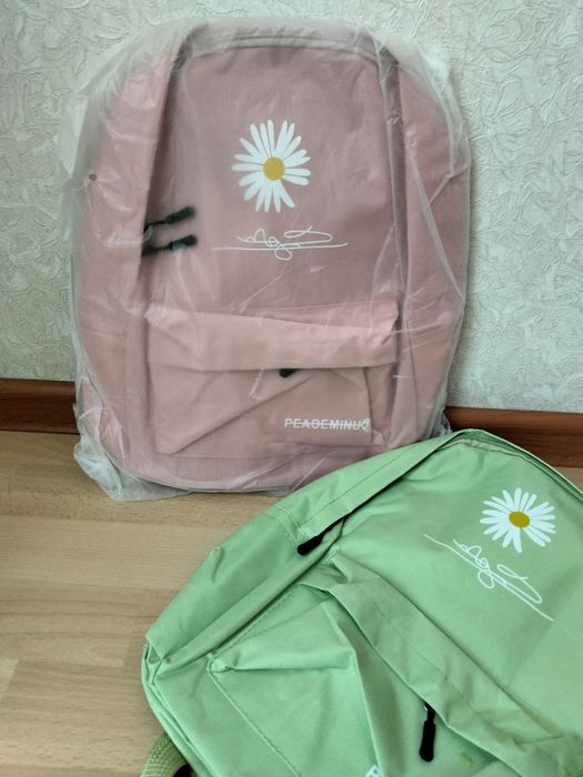 Рюкзаки для девочек 3500 и пеналы 700т
