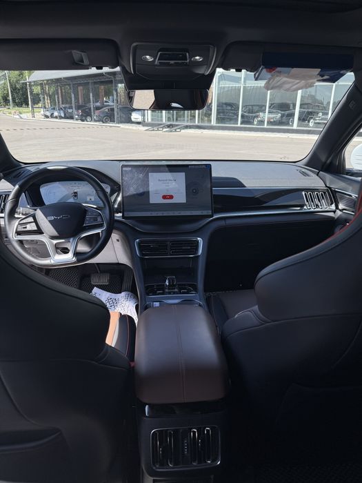 BYD Champion 2024 kuzov 2025 dokumen xolati yaxshi garantiyada turibdi
