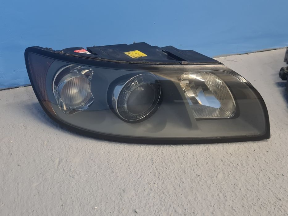 Far Stanga/ Dreapta Xenon Volvo V50