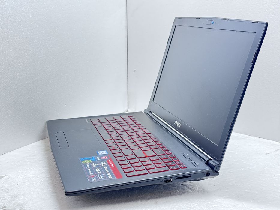 Геймърски лаптоп MSI GL62M 7RDX Gaming – i5-7300HQ / 16GB RAM / GTX 1050 / 256GB NVMe + 1TB HDD