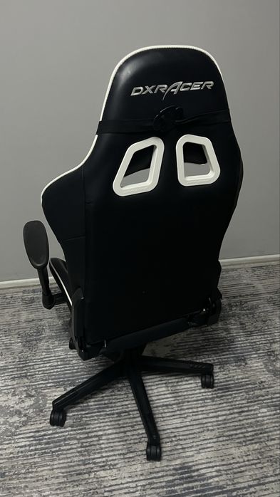 Игровое кресло Dxracer Prince