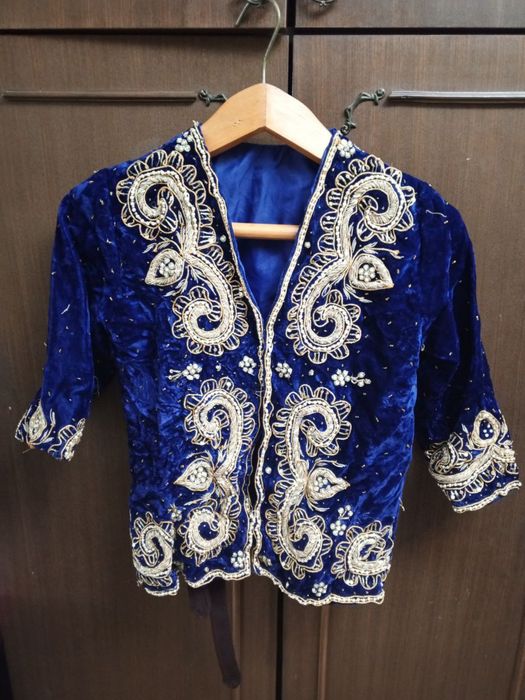 Чапан национальный, две штуки, на 1,5-4 года