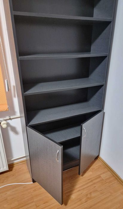 Vand mobila dormitor: sifonier, corpuri de biblioteca, rollbox