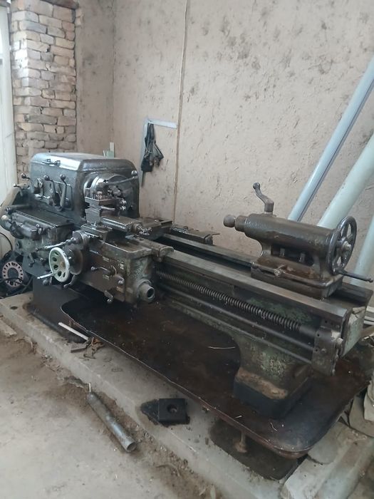 Токарный  ва сверления станоклар сотилади.