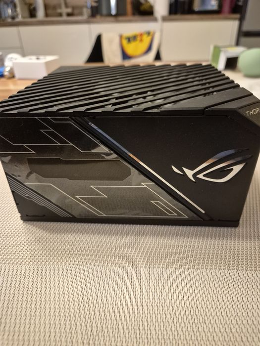 Sursa Asus Rog Thor 850W 80+ Platinum