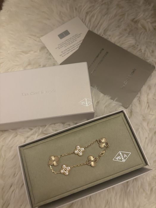 Гривна Van Cleef Alhdmbra Vintage