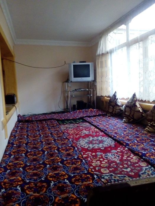 Dom(kvartira) sotiladi (2 xona)