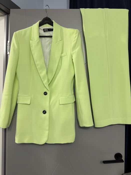 Костюм  Zara, с брюками