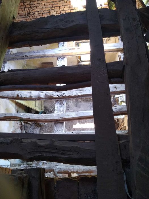 продава къща в село Горна Бешовица