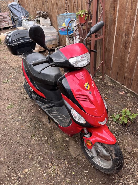 Vand scooter Benero 49cc