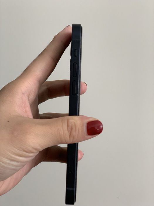 Продам Iphone 12