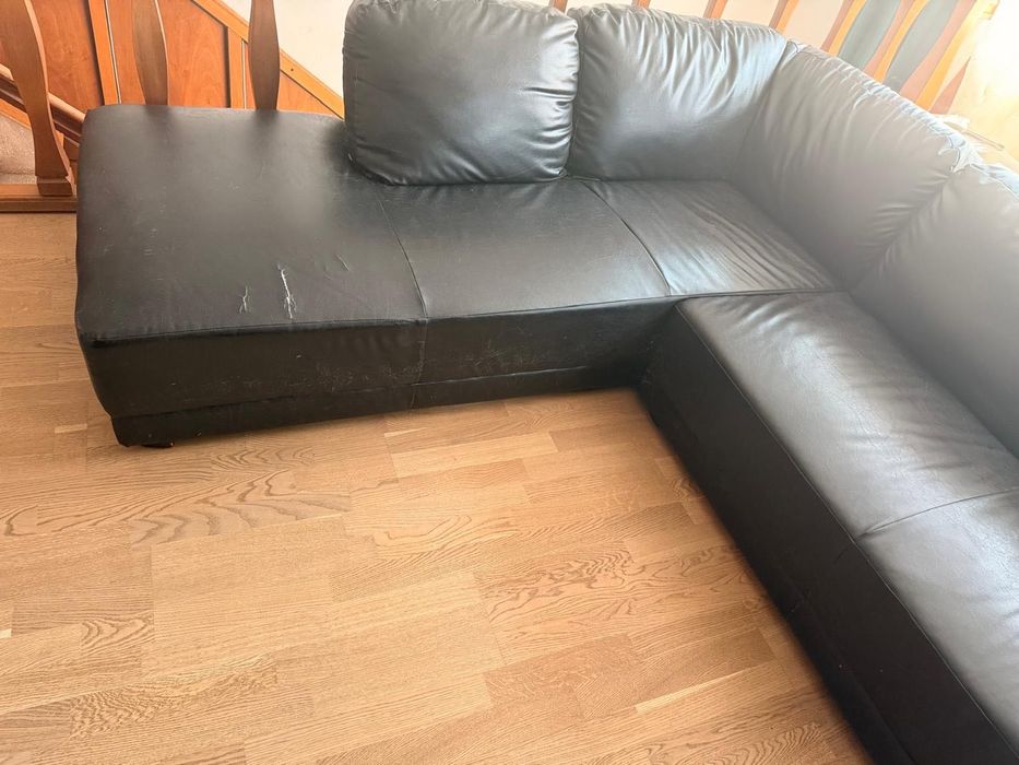 Canapea din piele ecologică