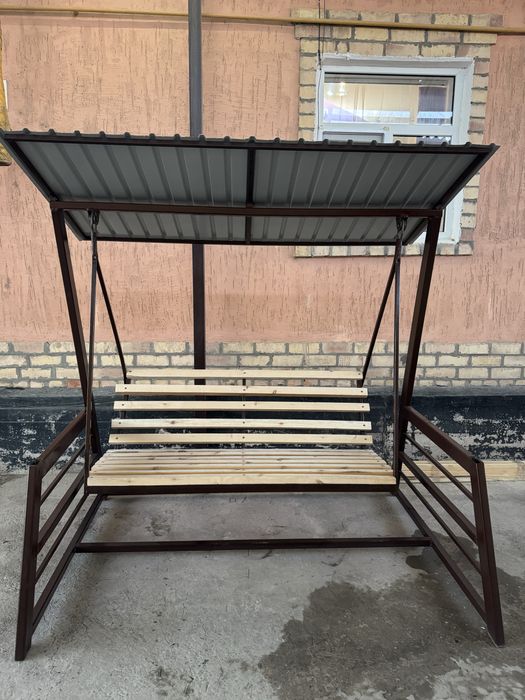 Качели из металла