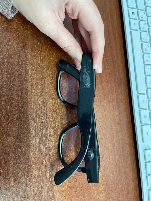 Продаются новые умные очки. Модель W600