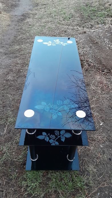 Стеклянная подставка , стол