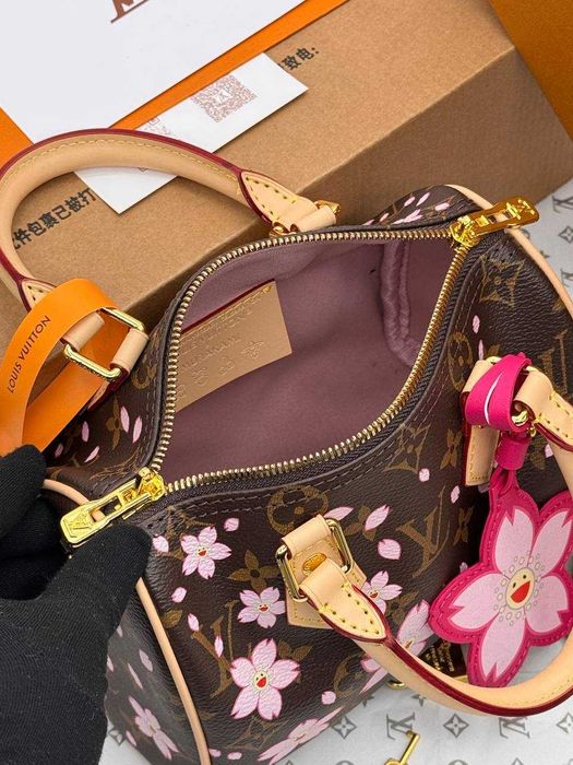 Дамска чанта луксозна