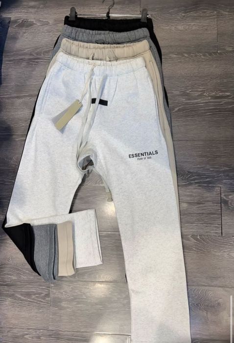 Pantaloni essentials