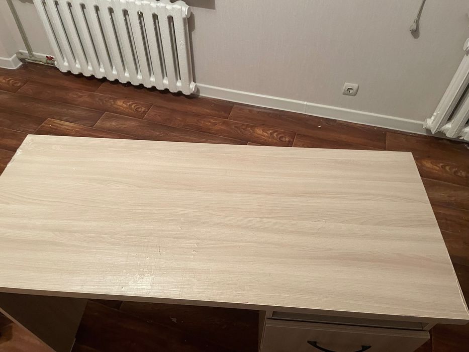 Стол для работы или детей