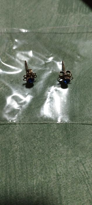 Cercei finuti de argint, model floare cu piatra bleumarin! Purtat odat