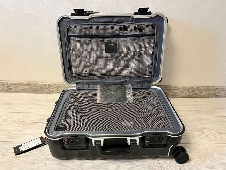 Продам чемодан TUMI НОВЫЙ