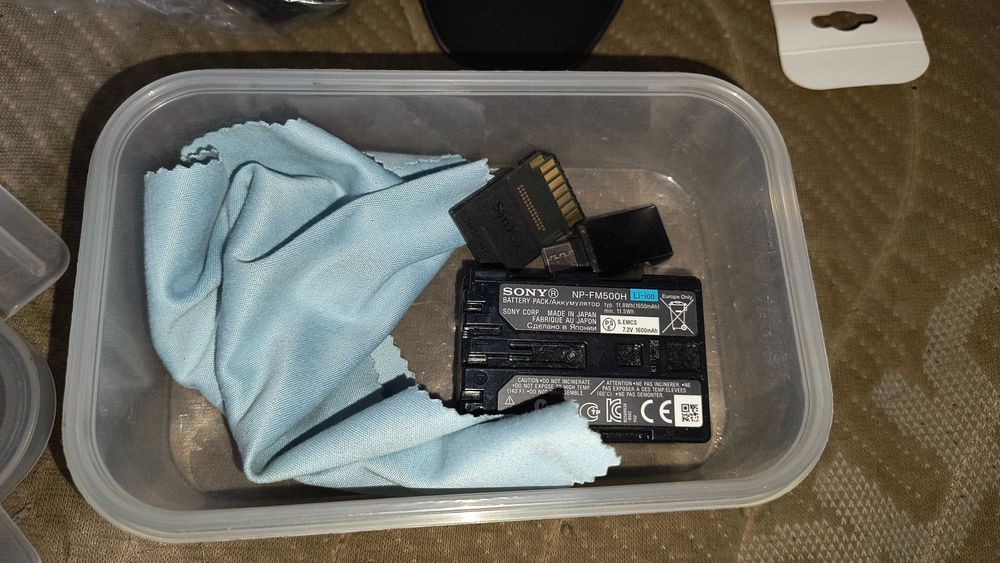 sony a77 cu obiectiv sony 16-50 ssm f2.8 plus accesorii