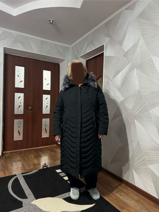 Зимняя куртка с капюшоном