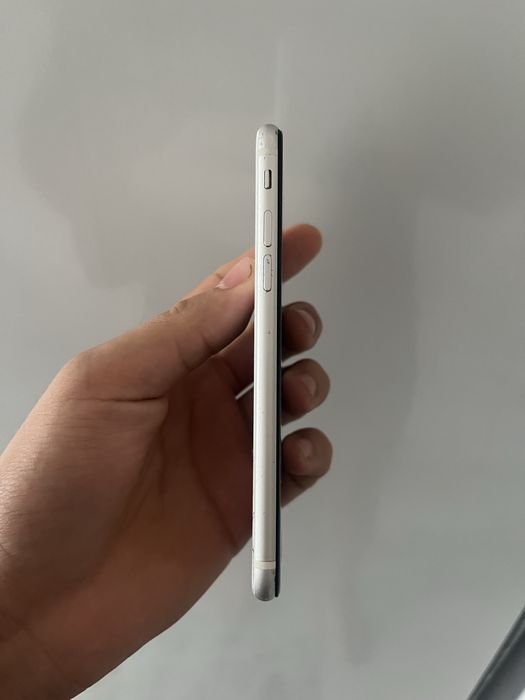 Iphone se sotiladi 400000