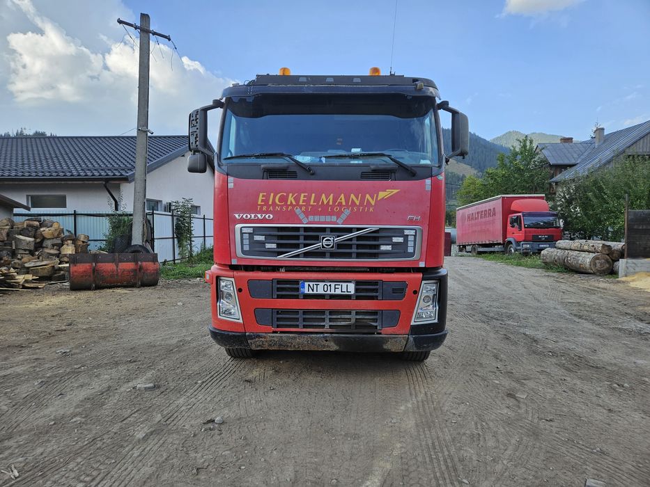 Camion forestier Volvo fh 440 cu macara