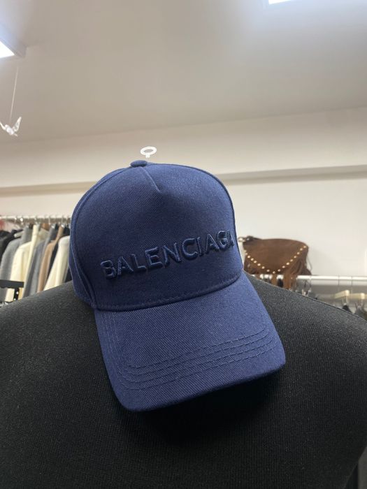 Шапка Balenciaga, Gucci, Dsquared2, Moncler