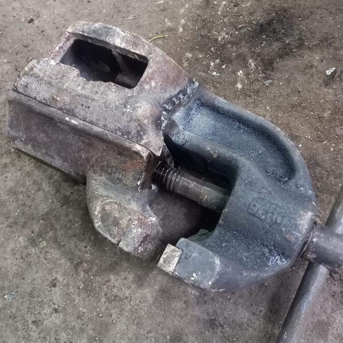 Продаю тиски бу находится в майкудуке