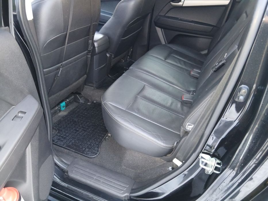 Isuzu d Max nu Hilux sau ranger 131mi km