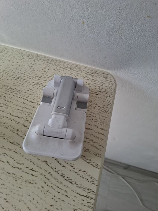 Продаётся держатель для телефона, состояние хорошее