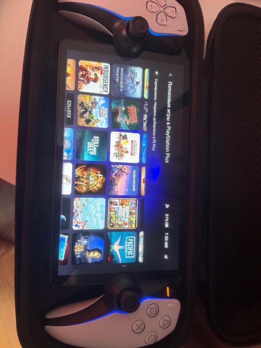 Sony PS Portal с чехлом