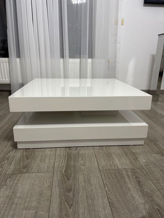 Vând masă Mobexpert! 250 de lei!