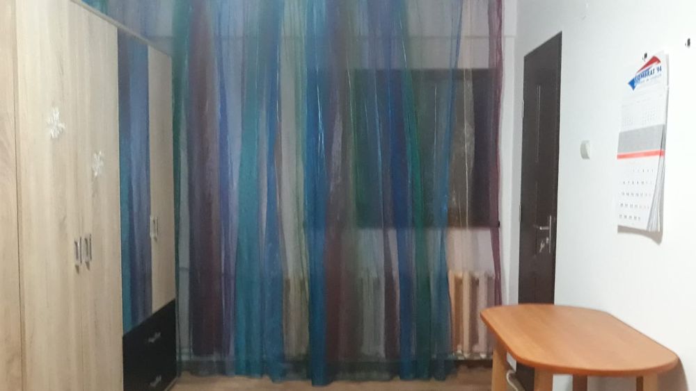 Închiriez garsoniera