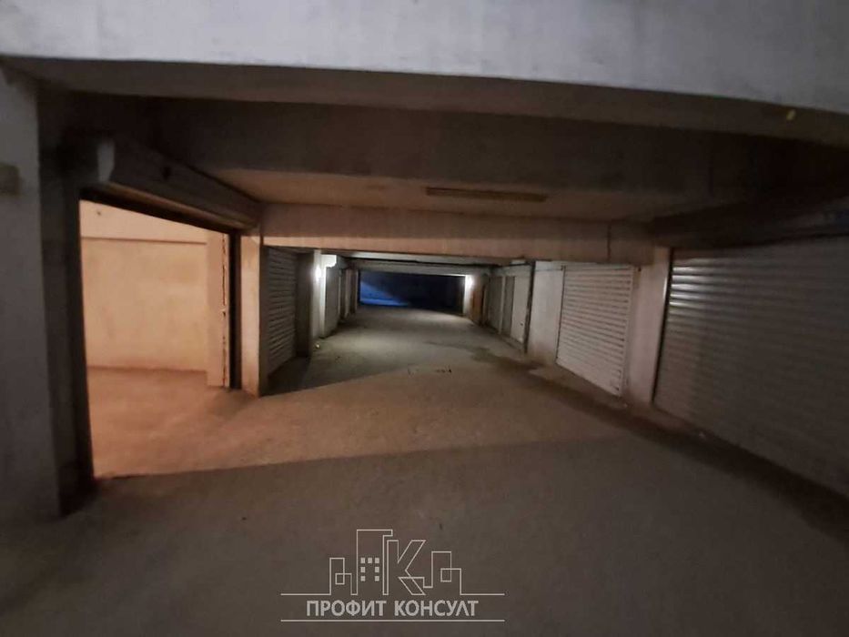 Дава се под наем Гараж / Паркомясто в Велико Търново, Център - 26 кв.м за 79.56 € - Снимка #4