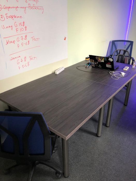 Столы бу/у, две штуки