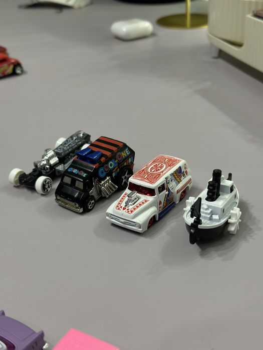 коллекция машинок hot wheels