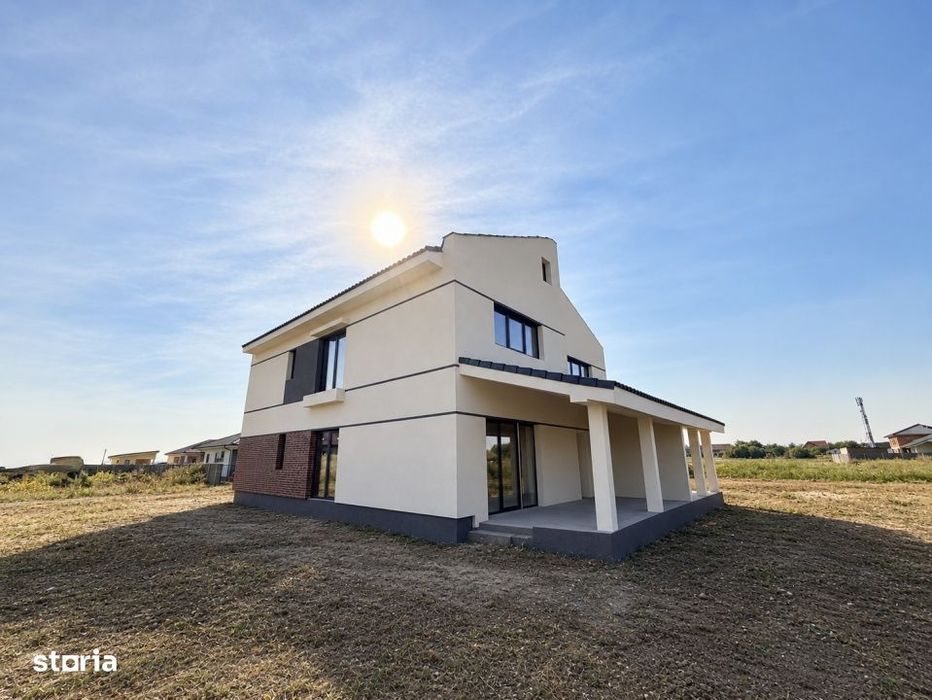 Duplex despartit prin camera tehnica, 5 camere, teren de 308 in Sanand