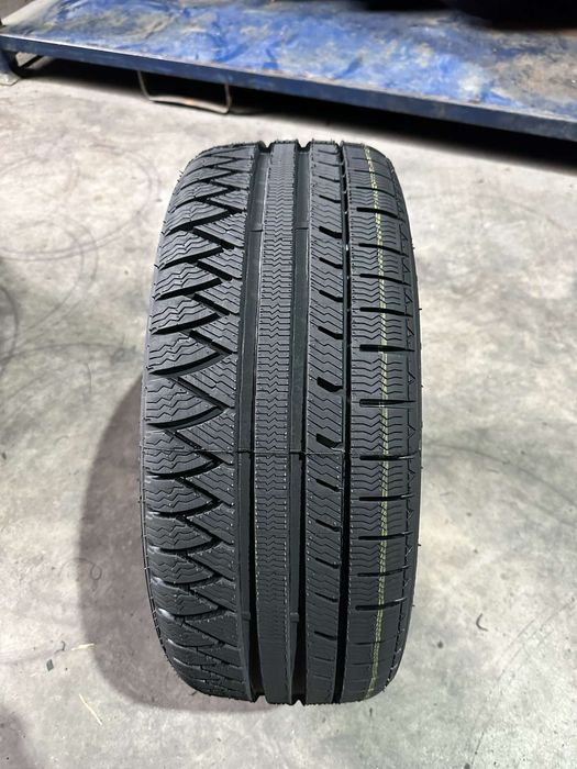 Pret redus! ANVELOPE 235/45 17 m+s/iarna alpin rider/ allrun pro 2025