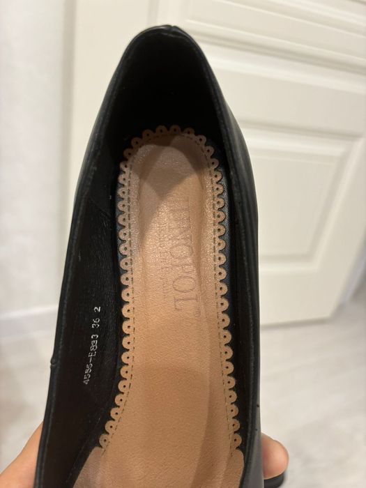 Продам кожаные туфли