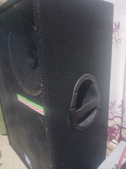 Musiqa anjomi sotiladi