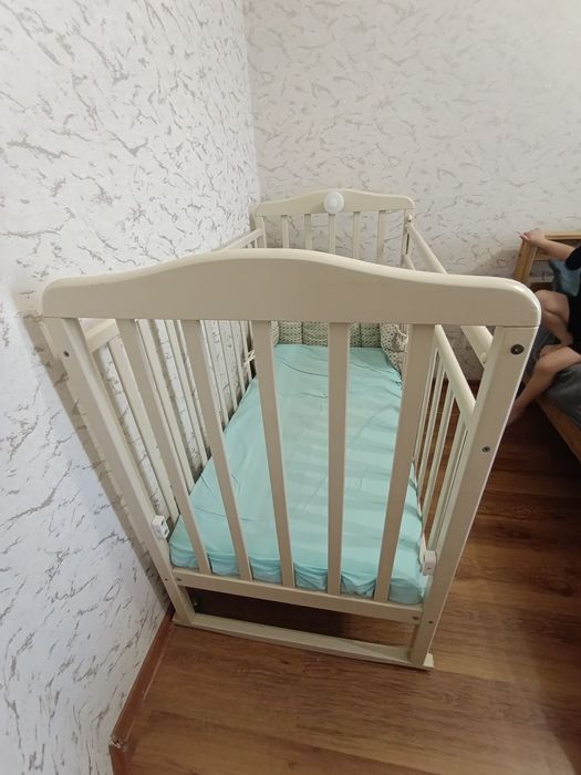 Детская кроватка.