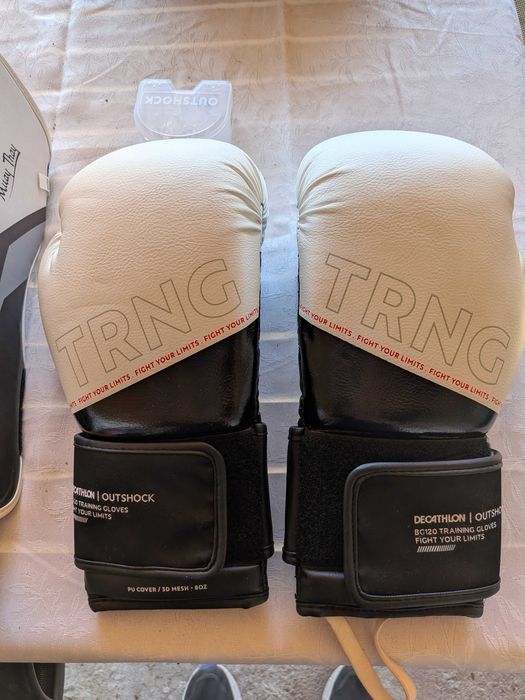 echipament Muay Thai / Kickboxing