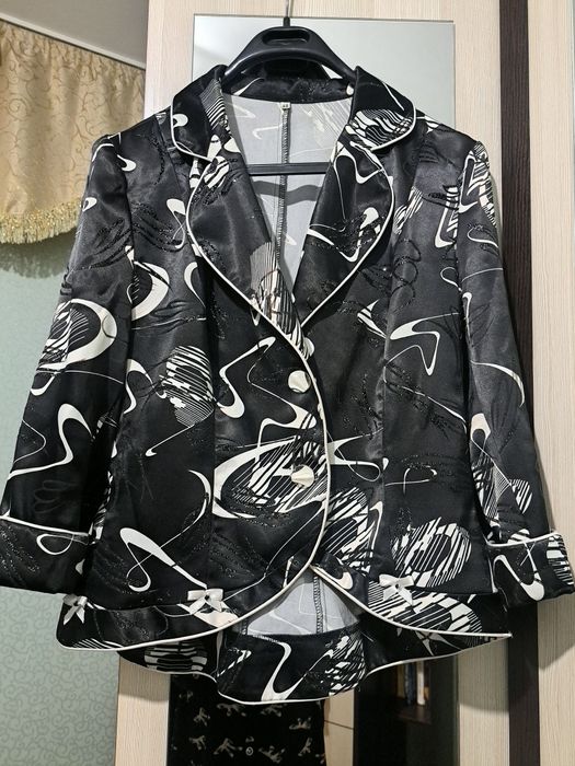 Чёреый Костюм пиджак